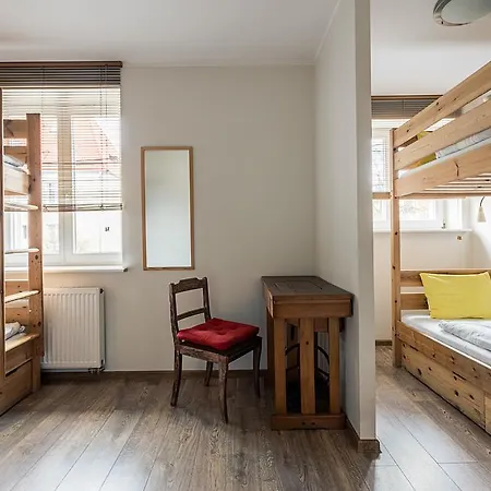 Wolna Chata Hostel *