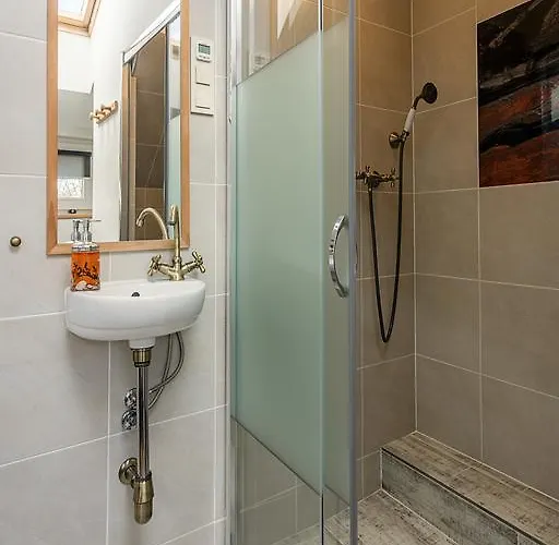 بيت شباب Wolna Chata